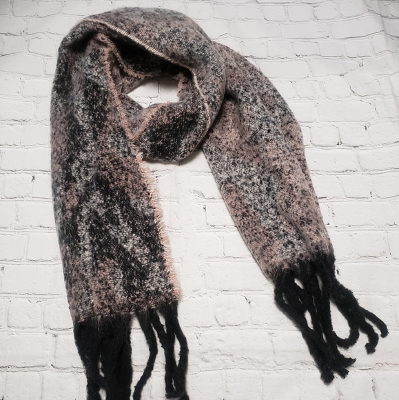 Women's chunky scarf. - Picture 2 of 9